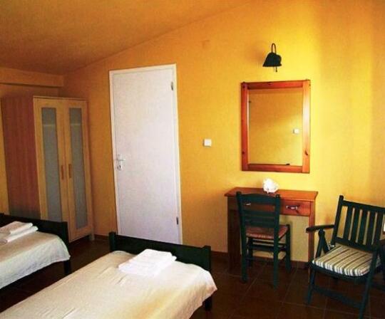 The Yellow Houses - Photo3