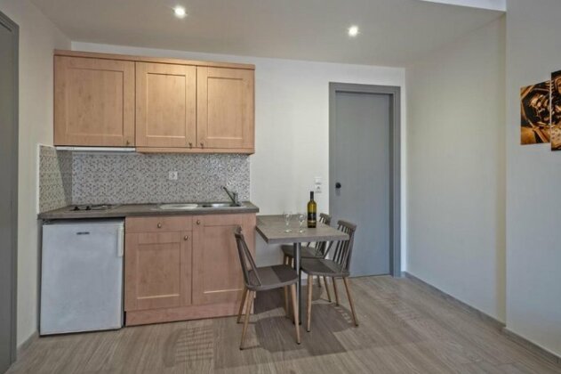 Icarus Apartments - Photo2
