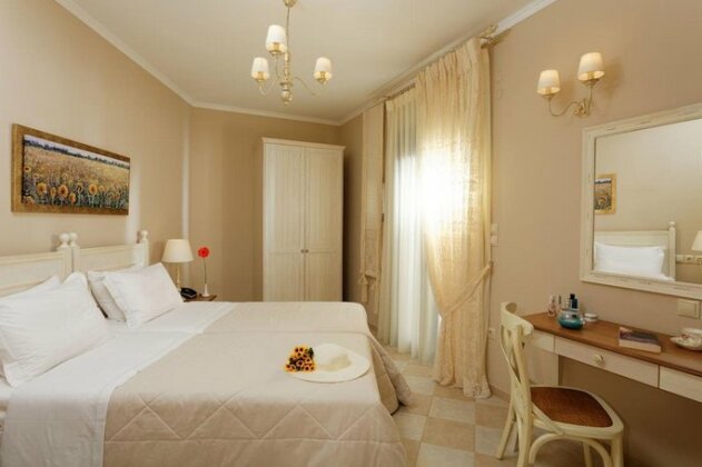 Ionia Suites - Photo3