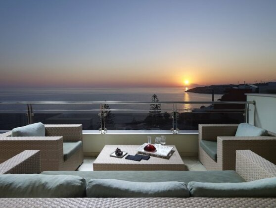Macaris Suites & Spa - Photo2