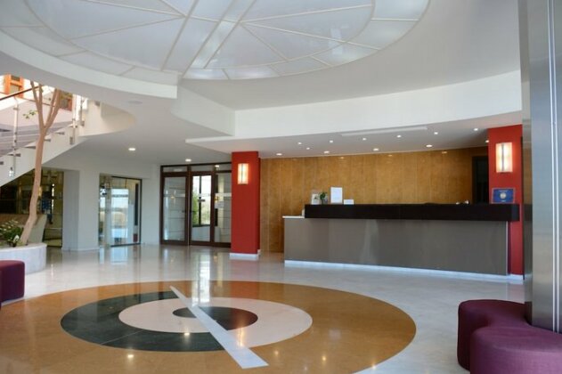 Macaris Suites & Spa - Photo3