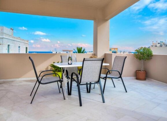Zephyr Luxury Apartment - Photo5