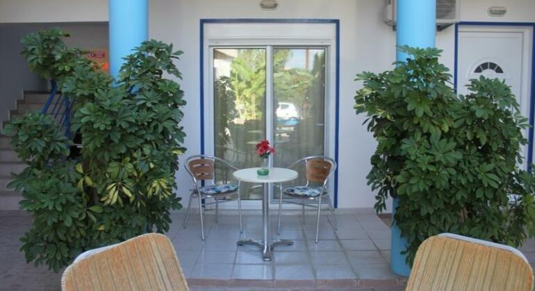 Acapulco Apartments - Photo2