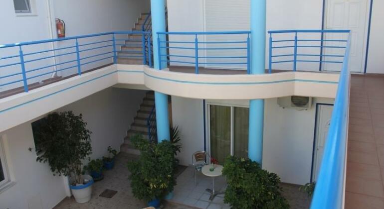 Acapulco Apartments - Photo4