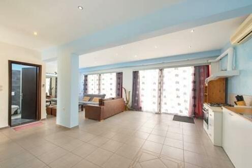 Aletheia House - Photo3