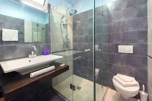 Aletheia House - Photo4