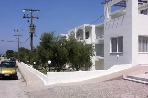 Alkmini Hotel - Photo2