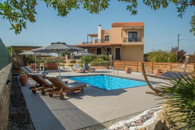 Alnika Villa - Photo2