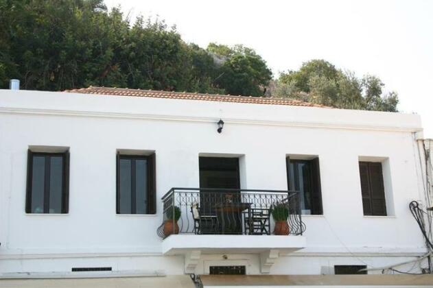 Photo 3