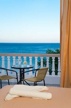 Delfini Beach Hotel - Photo5