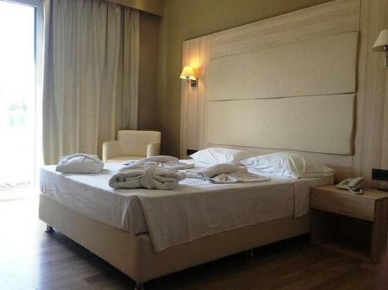 Delfinia Resort - Photo2