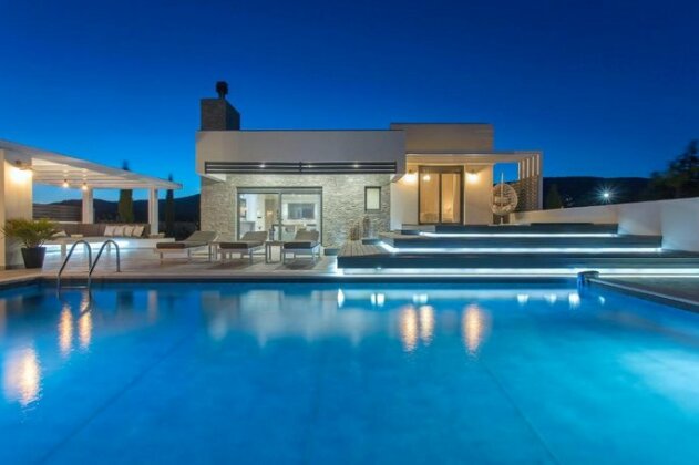 Eden Villa near Lindos with Eco Pool & Jacuzzi