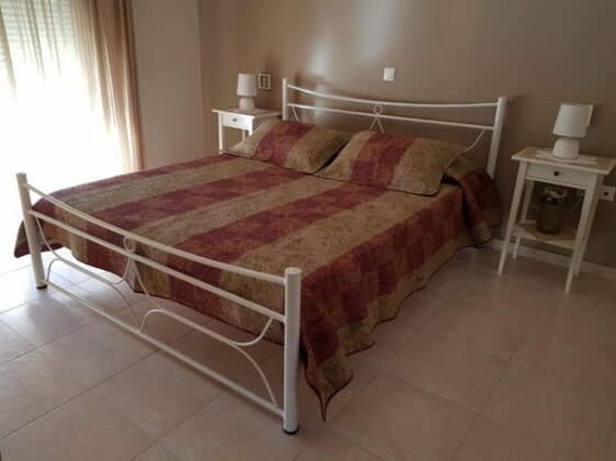 Evi's Sea View Villa - Photo4