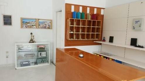 Flame Lily Studios & Apartments - Photo2