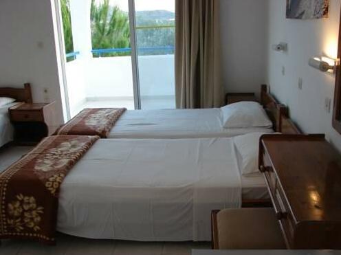 Flame Lily Studios & Apartments - Photo5