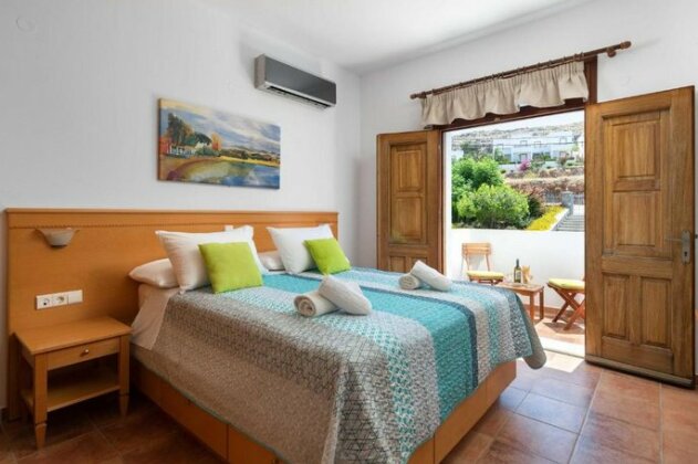 George's Villas - Photo4