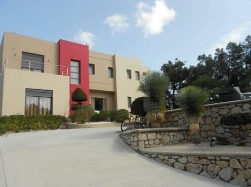 Green Hills - Photo2