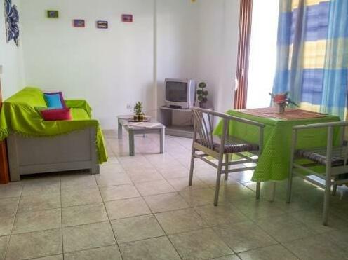 Kanelos & Irene Apartments - Photo2