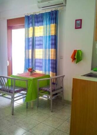 Kanelos & Irene Apartments - Photo3