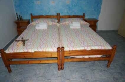 Kedros Rooms