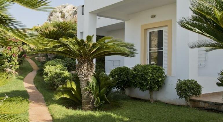 Lambis Studios & Apartments - Photo5