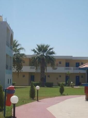 Lardos Bay - Photo2