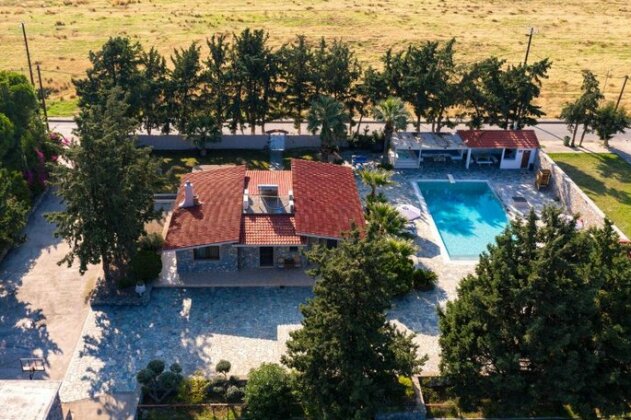 Madia Villa - Photo3