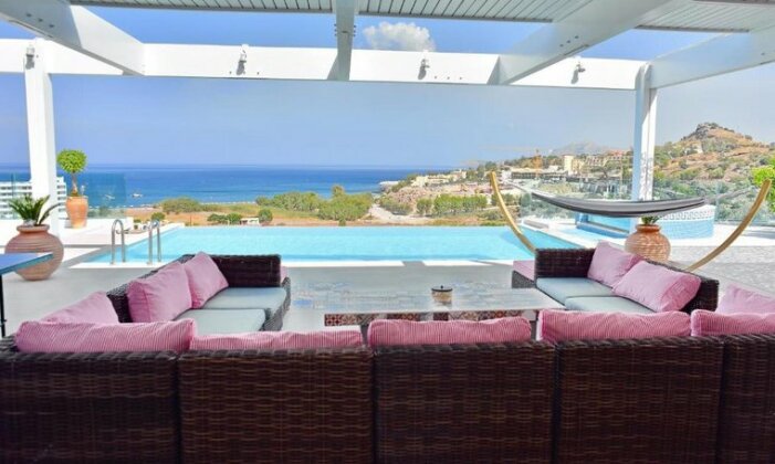 Modern Luxury Villa - Photo2
