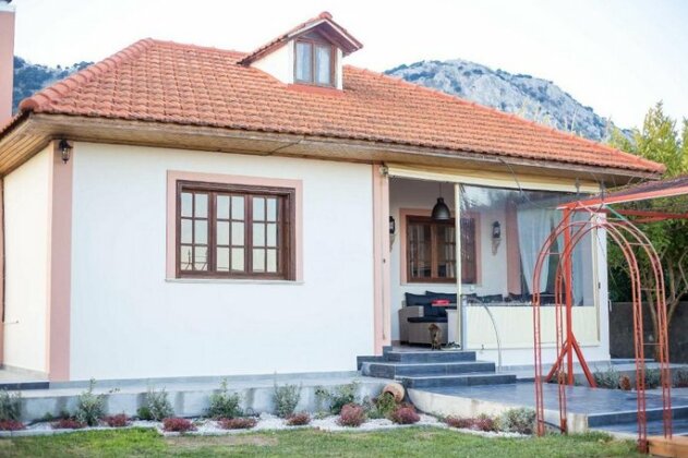 Old Nest House