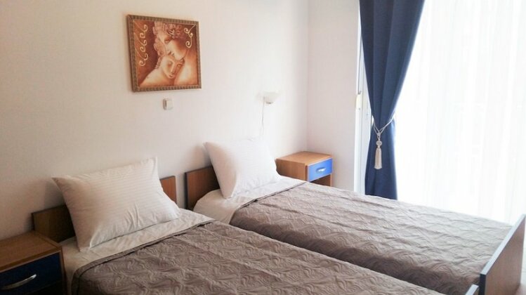 Pantheon Deluxe Apartments - Photo5