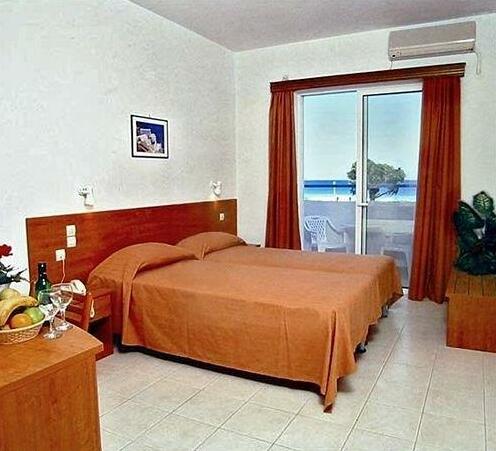 Pylea Beach Hotel - Photo3