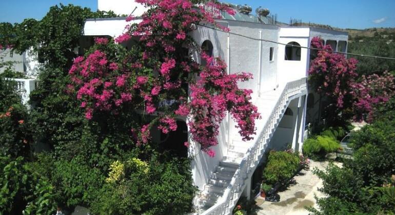 Rosmari Hotel