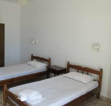 Sarris Studios & Apartments - Photo2