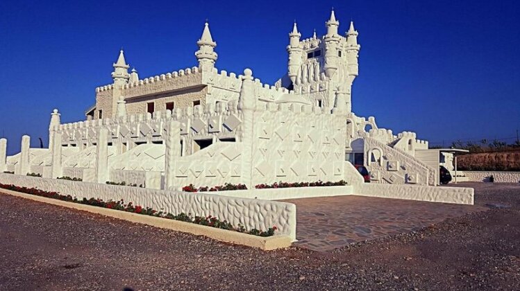 Snow White Castle Studios - Photo2
