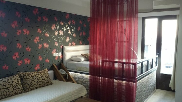 Takis Hotel Apartments - Photo2