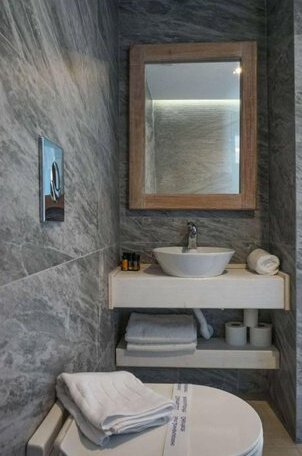 Traditional Lindian Suites - Photo3