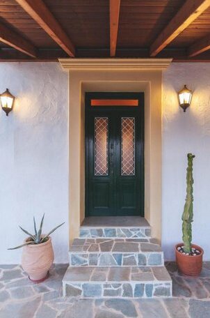 Traditional Sunnyside Home - Photo5