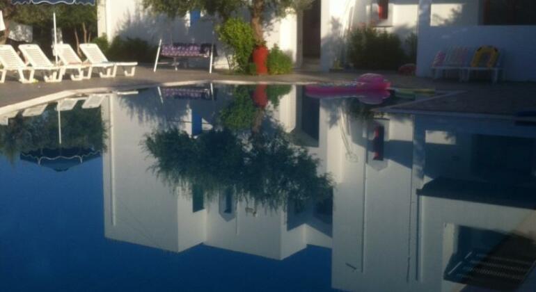 Triantafyllas Apartments - Photo4
