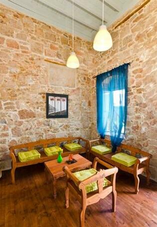 Xenones Lindos - Photo2