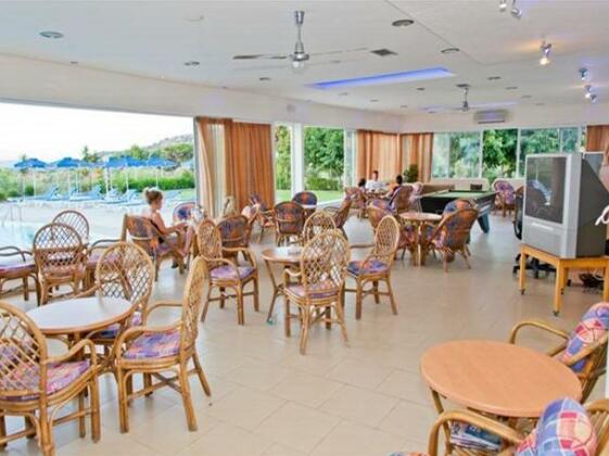 Zoes Hotel - Photo3