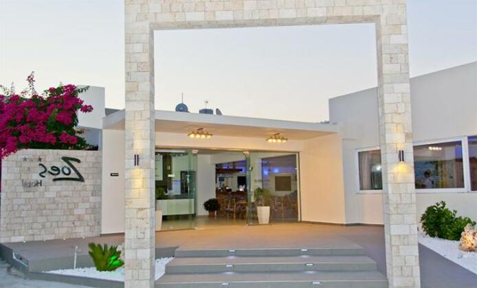 Zoes Hotel - Photo4