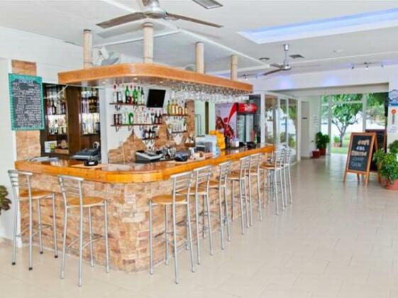 Zoes Hotel - Photo5