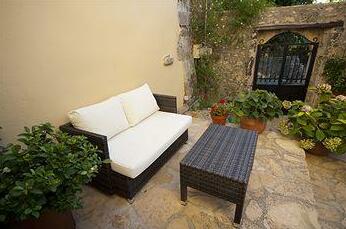 Abelos Villa - Photo3