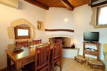 Abelos Villa - Photo5