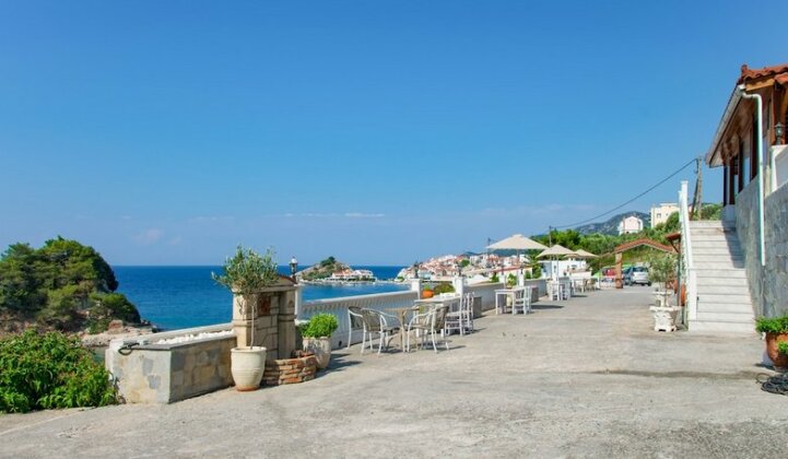 Sunrise Beach Samos - Photo2