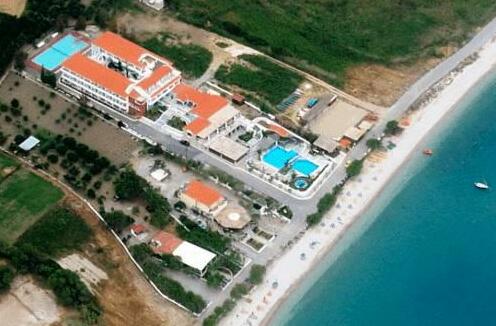 Zefiros Beach Hotel - Photo2