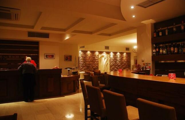 Niki Beach Hotel - Photo4