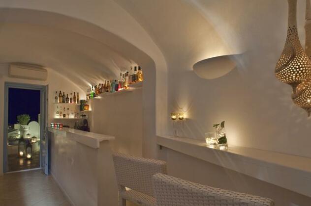 Above Blue Suites - Photo5