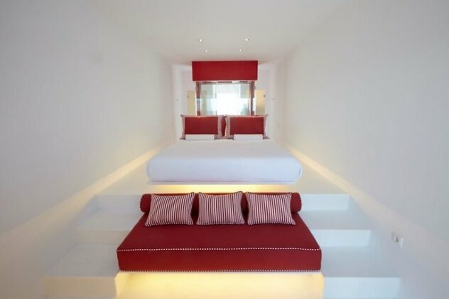 Adore Santorini - Photo5