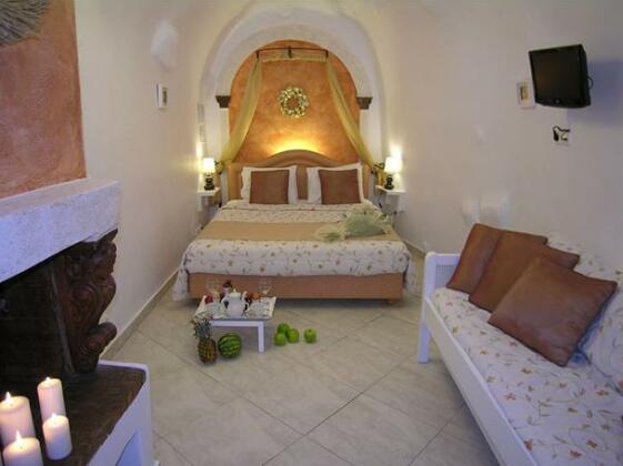 Aeolos Studios & Suites - Photo2